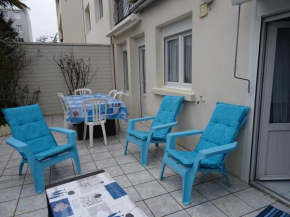 Rez-de-Jardin T3/4 avec Jardin, Parking Privé - Proche Plage et Centre-ville - FR-1-92-910